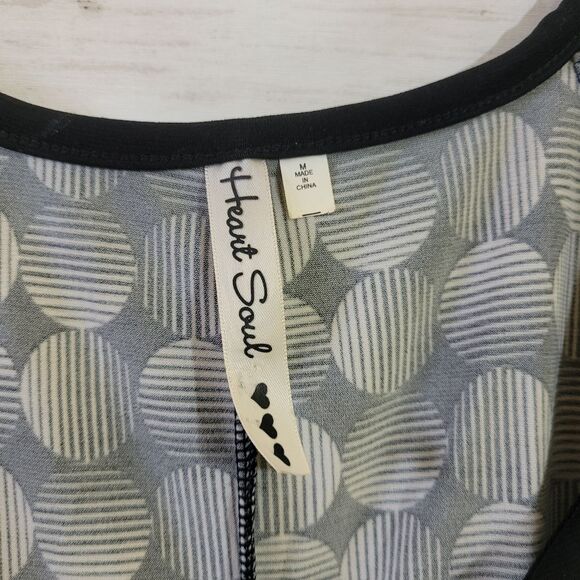 Boutique Brand Heart Soul Peasant Style Top in Geometric Print Size Medium - Picture 5 of 7